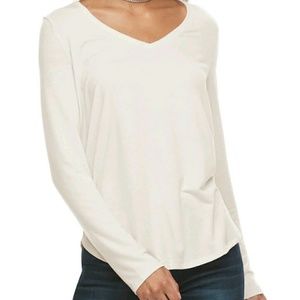 ONE NWT WHITE SO Perfect V-Neck Long Sleeve Tshirt